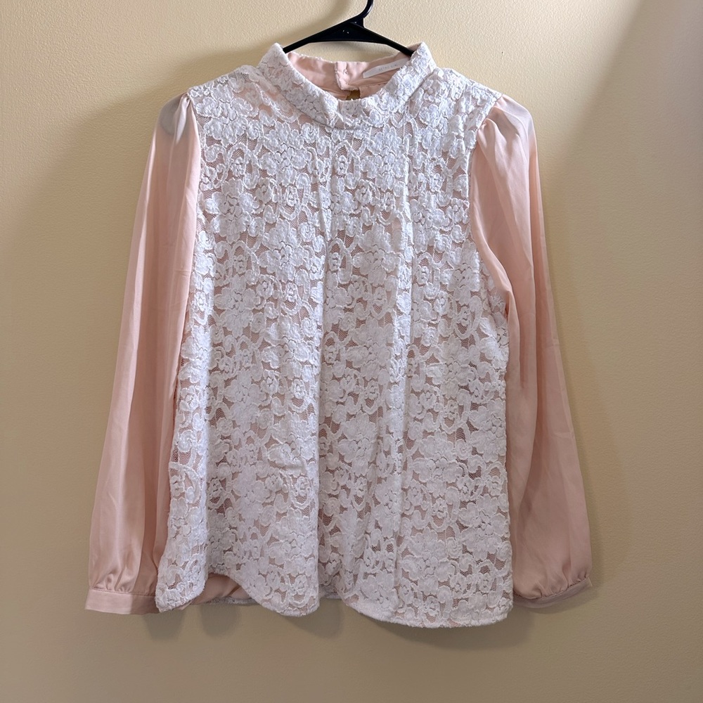 Sweet lace w/ peach puff sleeve blouse